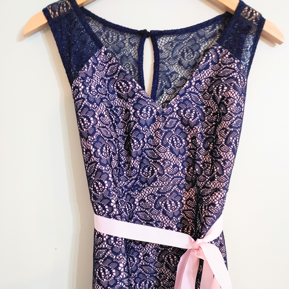 Lace maternity dress